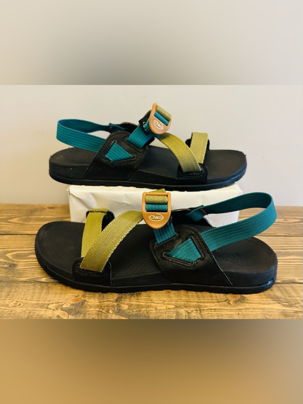 Chaco Lowdown Sandals in Avocado/Teal Women’s Size 7